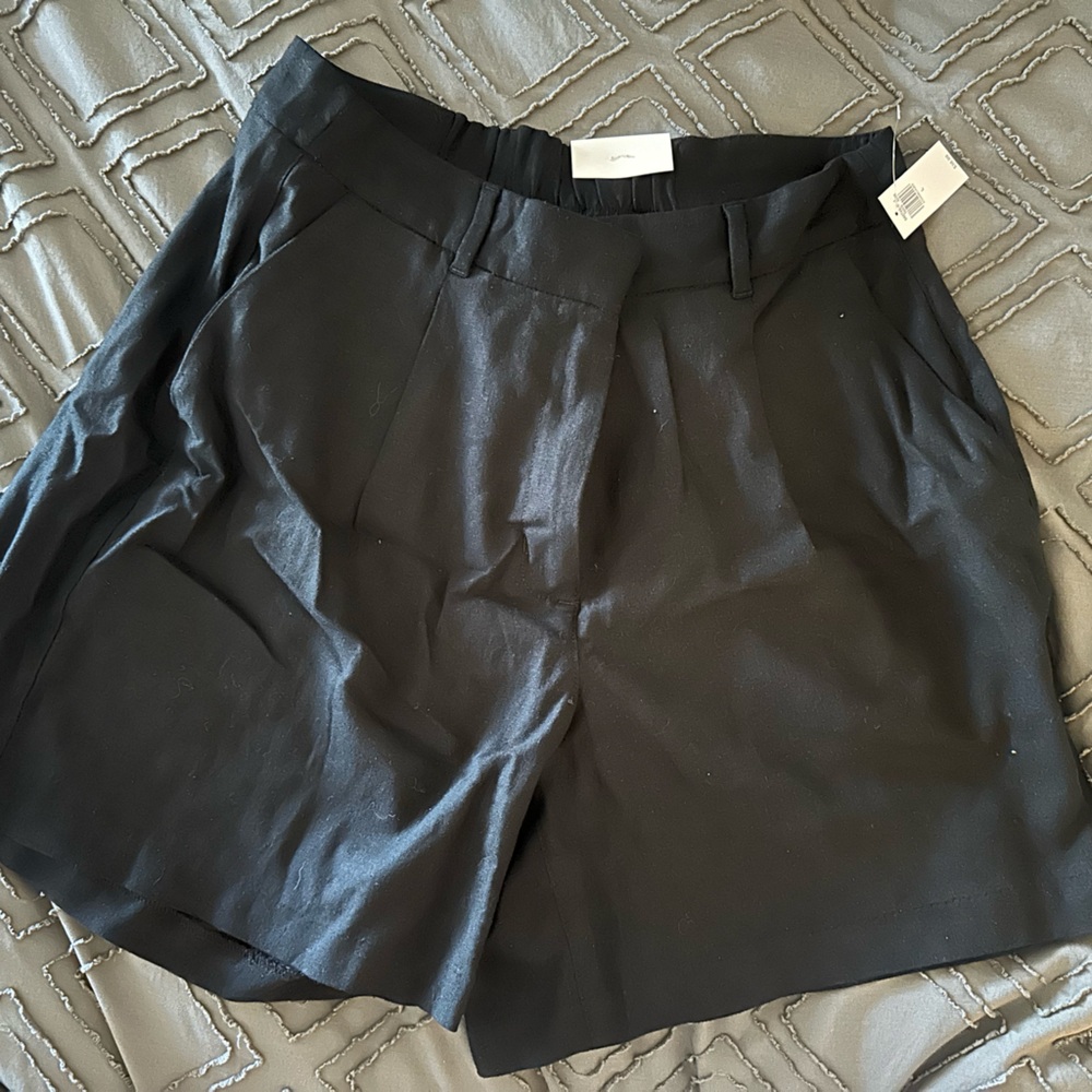 Old Navy Taylor Linen blend shorts